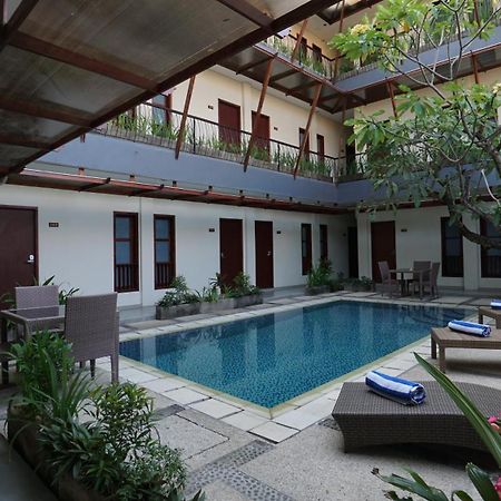 Hotel Reddoorz Near Legian Street Esterno foto