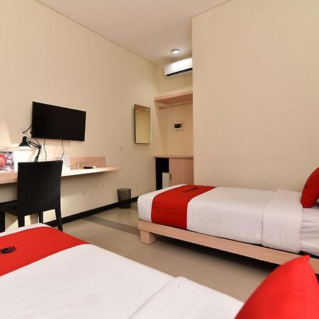 Hotel Reddoorz Near Legian Street Esterno foto