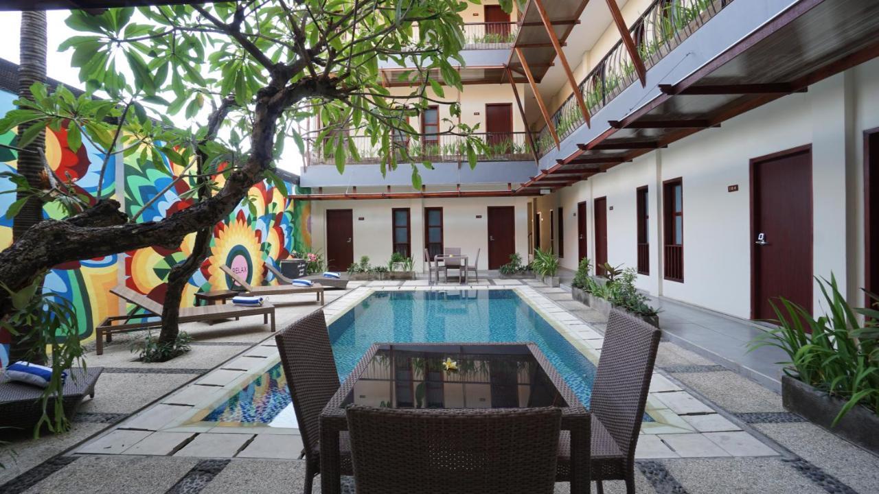Hotel Reddoorz Near Legian Street Esterno foto