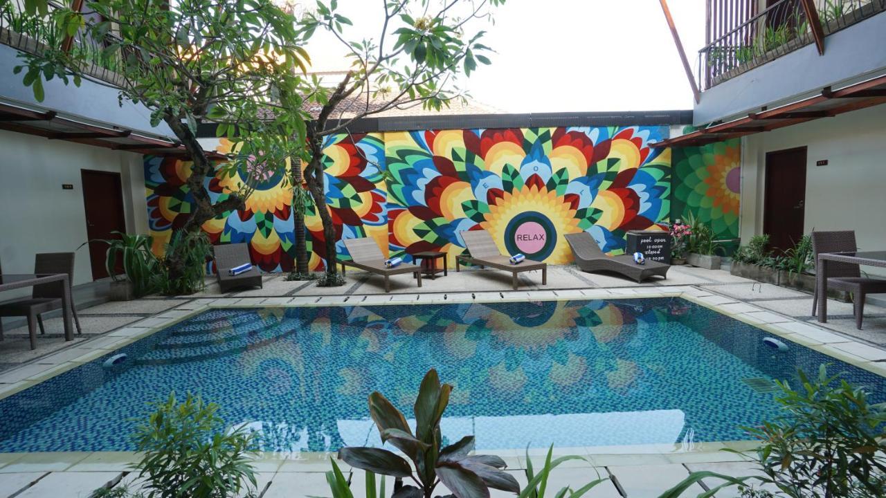 Hotel Reddoorz Near Legian Street Esterno foto
