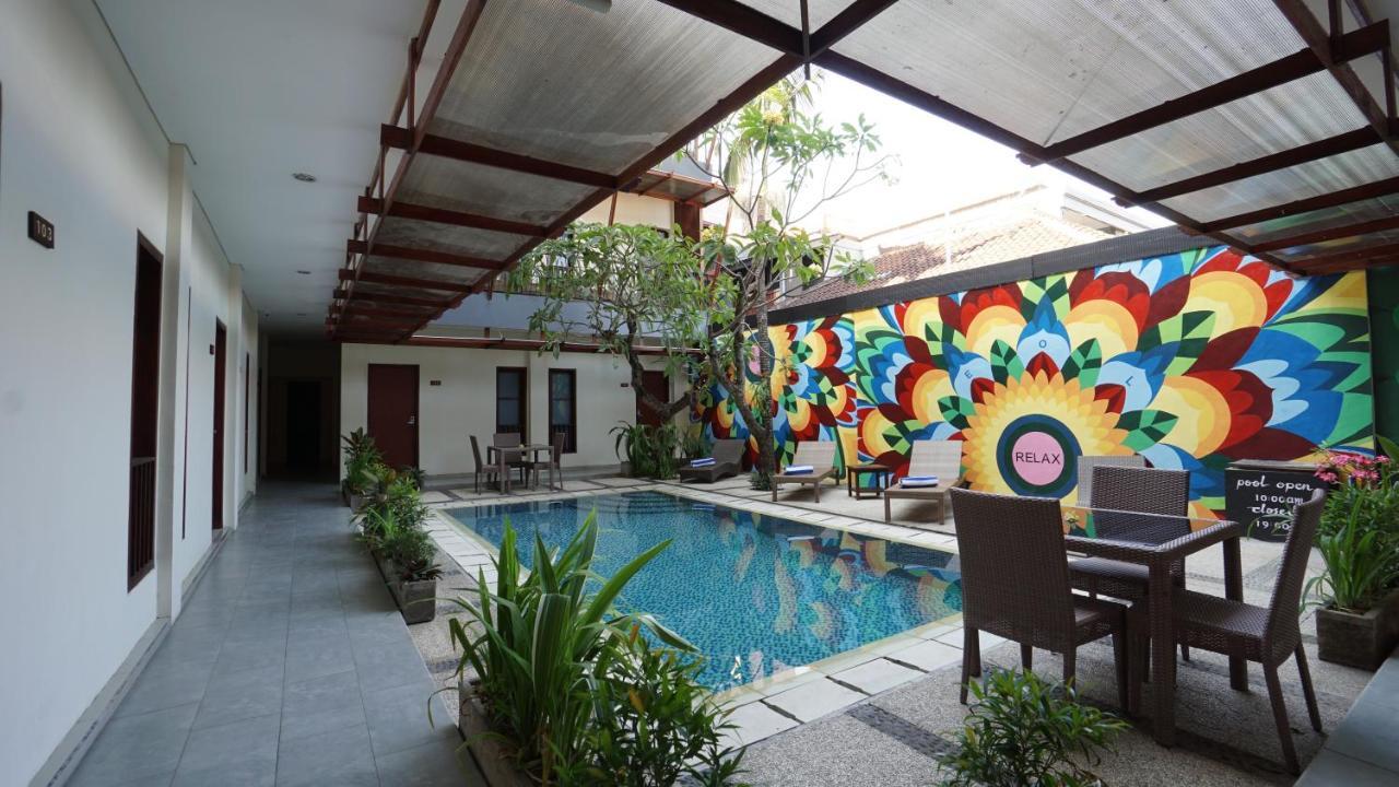 Hotel Reddoorz Near Legian Street Esterno foto