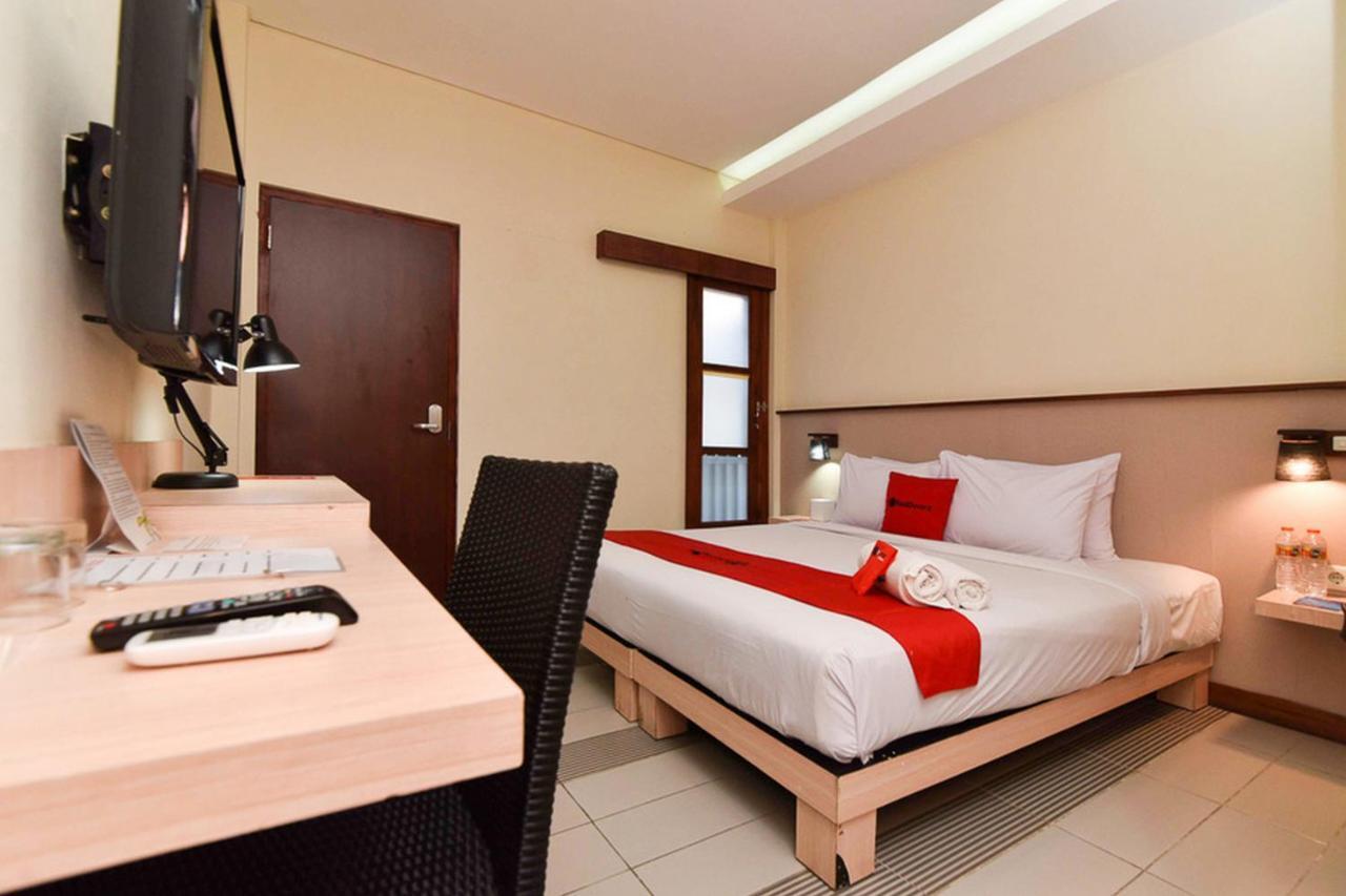 Hotel Reddoorz Near Legian Street Esterno foto