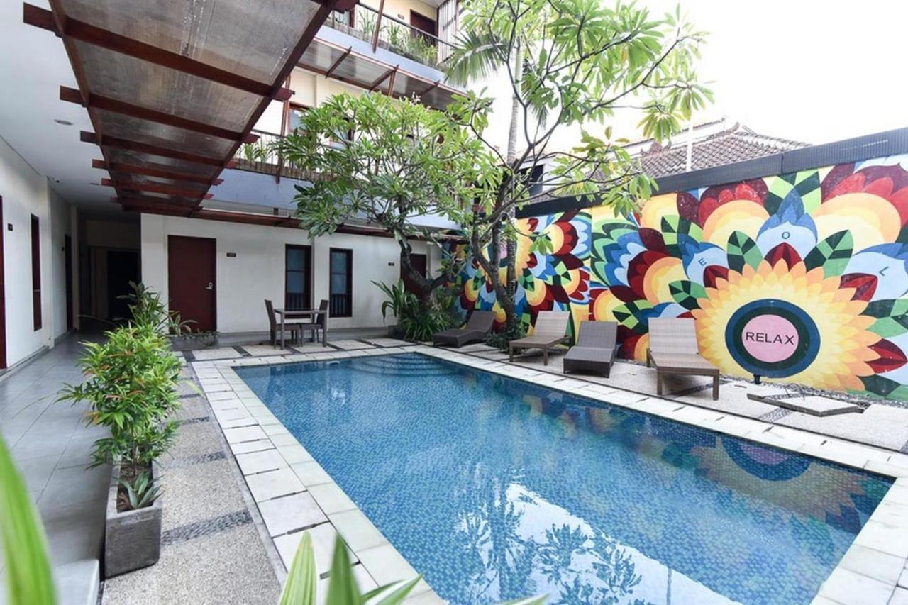 Hotel Reddoorz Near Legian Street Esterno foto