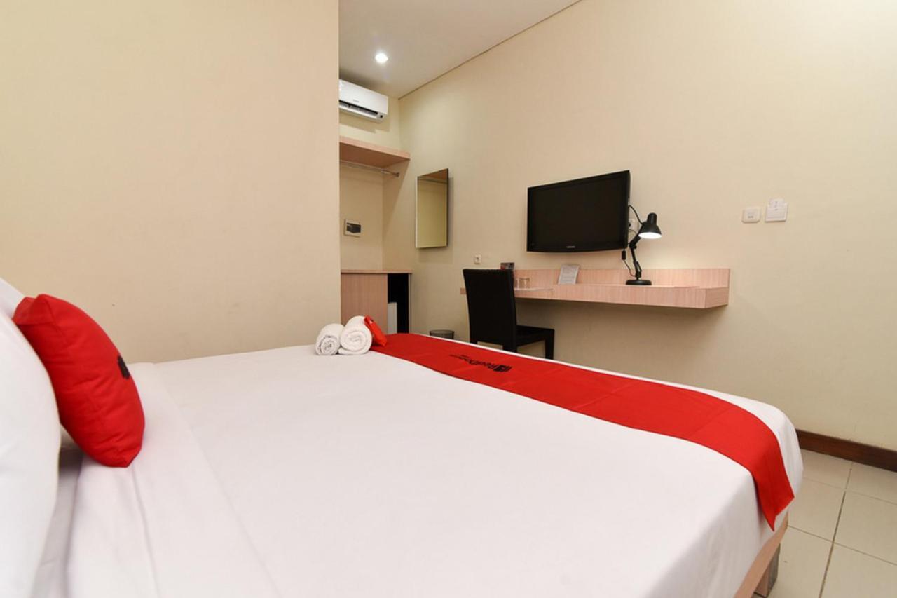 Hotel Reddoorz Near Legian Street Esterno foto