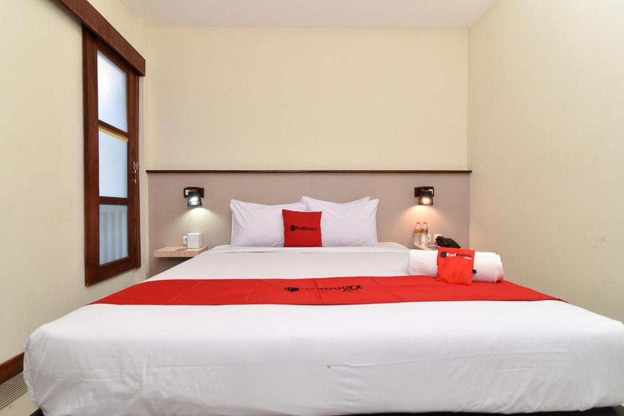 Hotel Reddoorz Near Legian Street Esterno foto